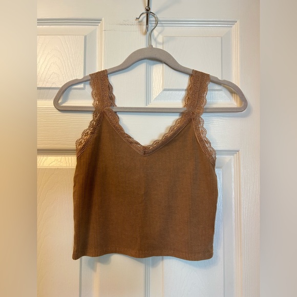 American Eagle Tan Ribbed Lace Trim V-Neck Cropped Tank Top - Picture 4 of 8